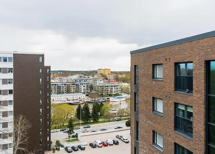 Uniikki Kolmio Aurajokinäkymin